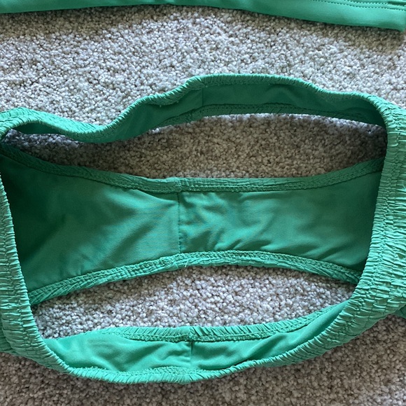 Green Bikini - Picture 4 of 7